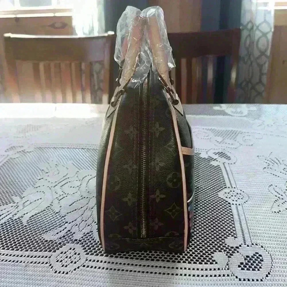 Louis Vuitton Trouville, this item been altered. - Picture 6 of 9